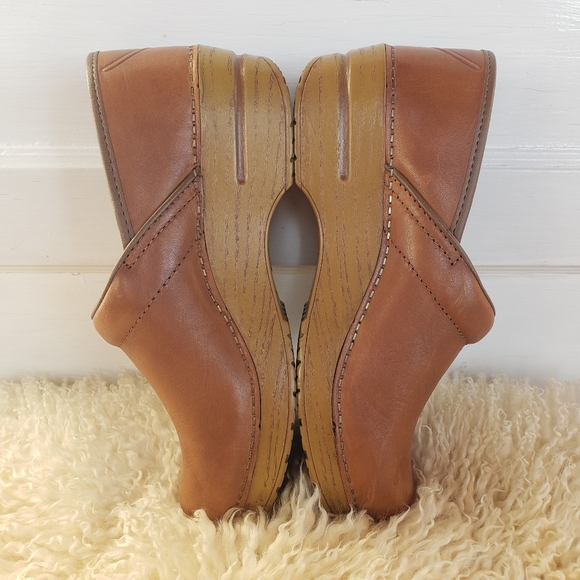 🌟SEE NEW LISTING🌟HP!🌾Limited Edition☆Dansko Honey Clogs☆Floral Embossed☆EU39- - Picture 12 of 16